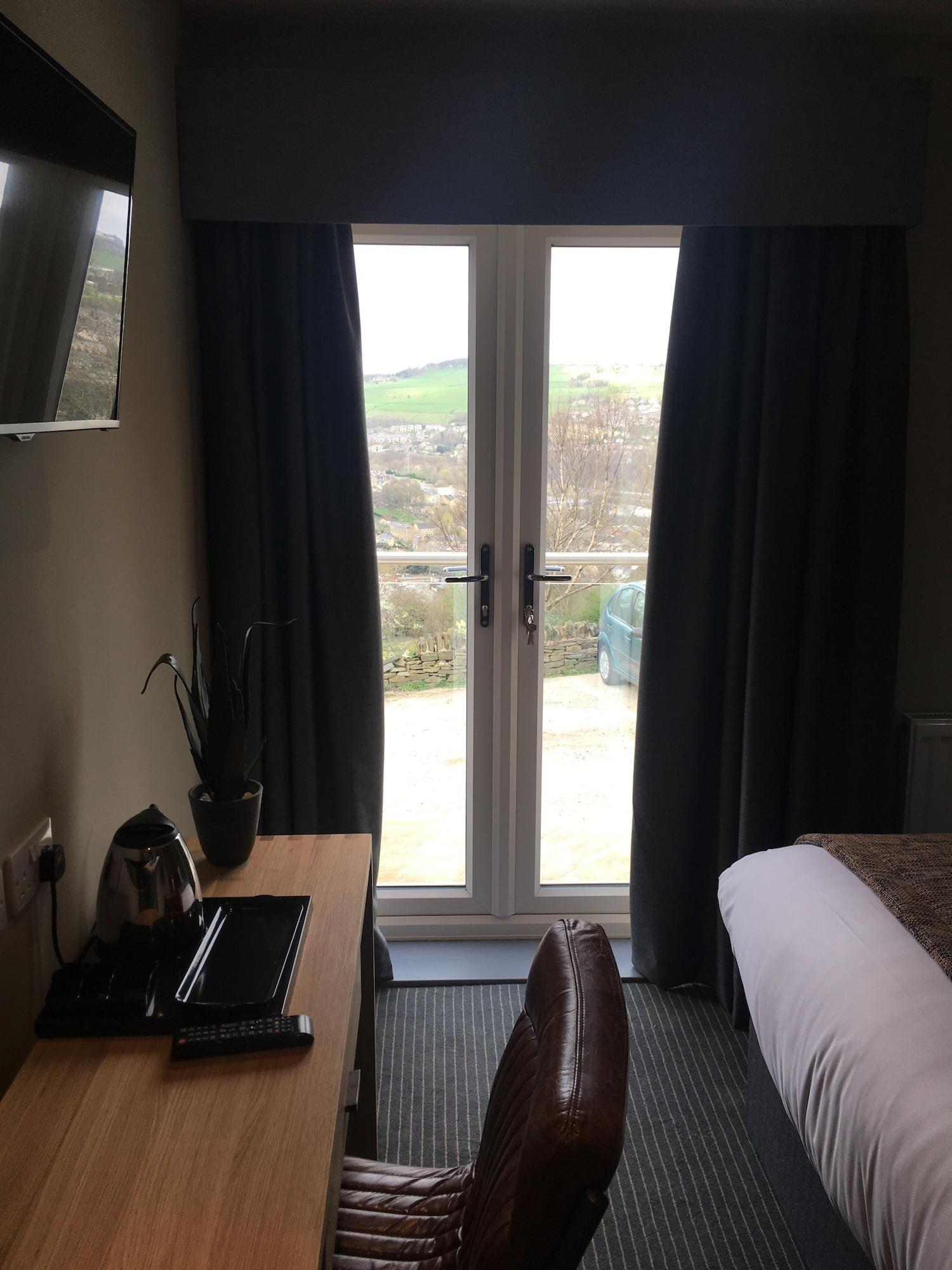 The New Hobbit Guest House Sowerby Bridge Bagian luar foto