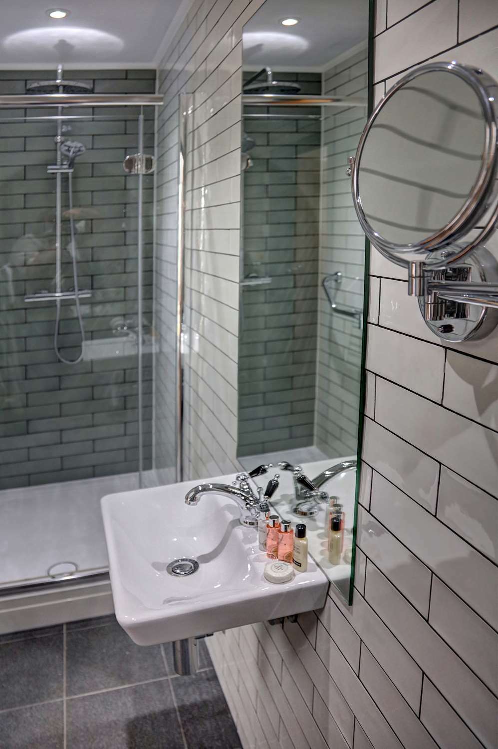 The New Hobbit Guest House Sowerby Bridge Bagian luar foto