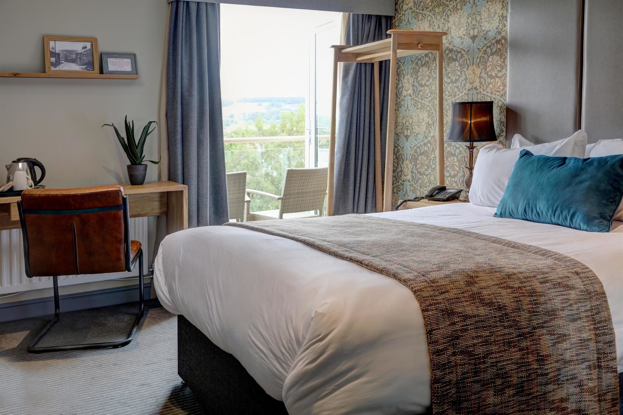 The New Hobbit Guest House Sowerby Bridge Bagian luar foto