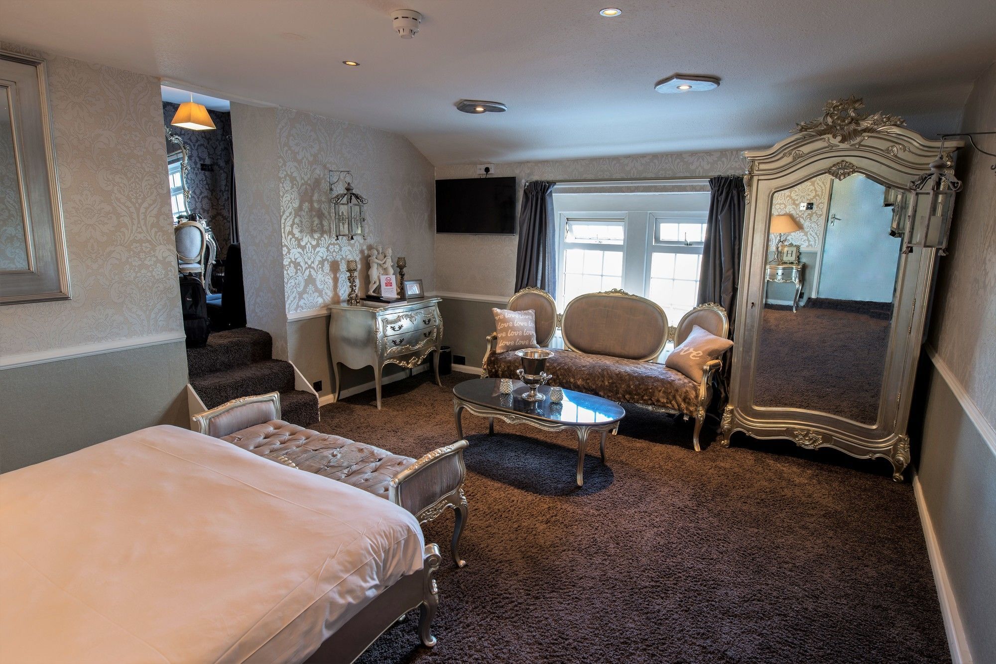 The New Hobbit Guest House Sowerby Bridge Bagian luar foto