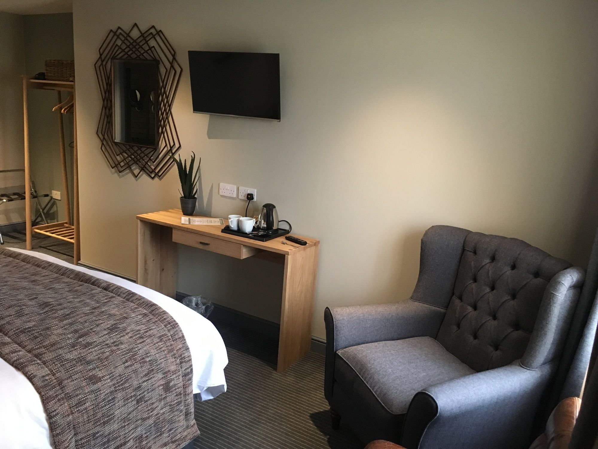 The New Hobbit Guest House Sowerby Bridge Bagian luar foto